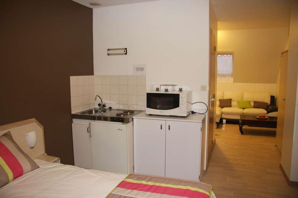 Brit Hotel Cherbourg Номер фото